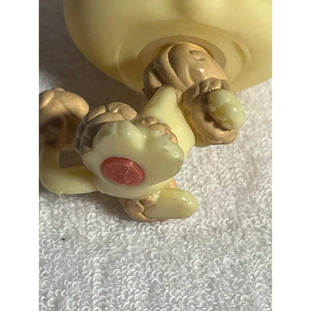 Littlest Pet Shop Portable Pets LPS #146 Poodle w/ Grooming Table